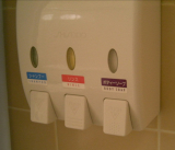 補充式のシャンプー類